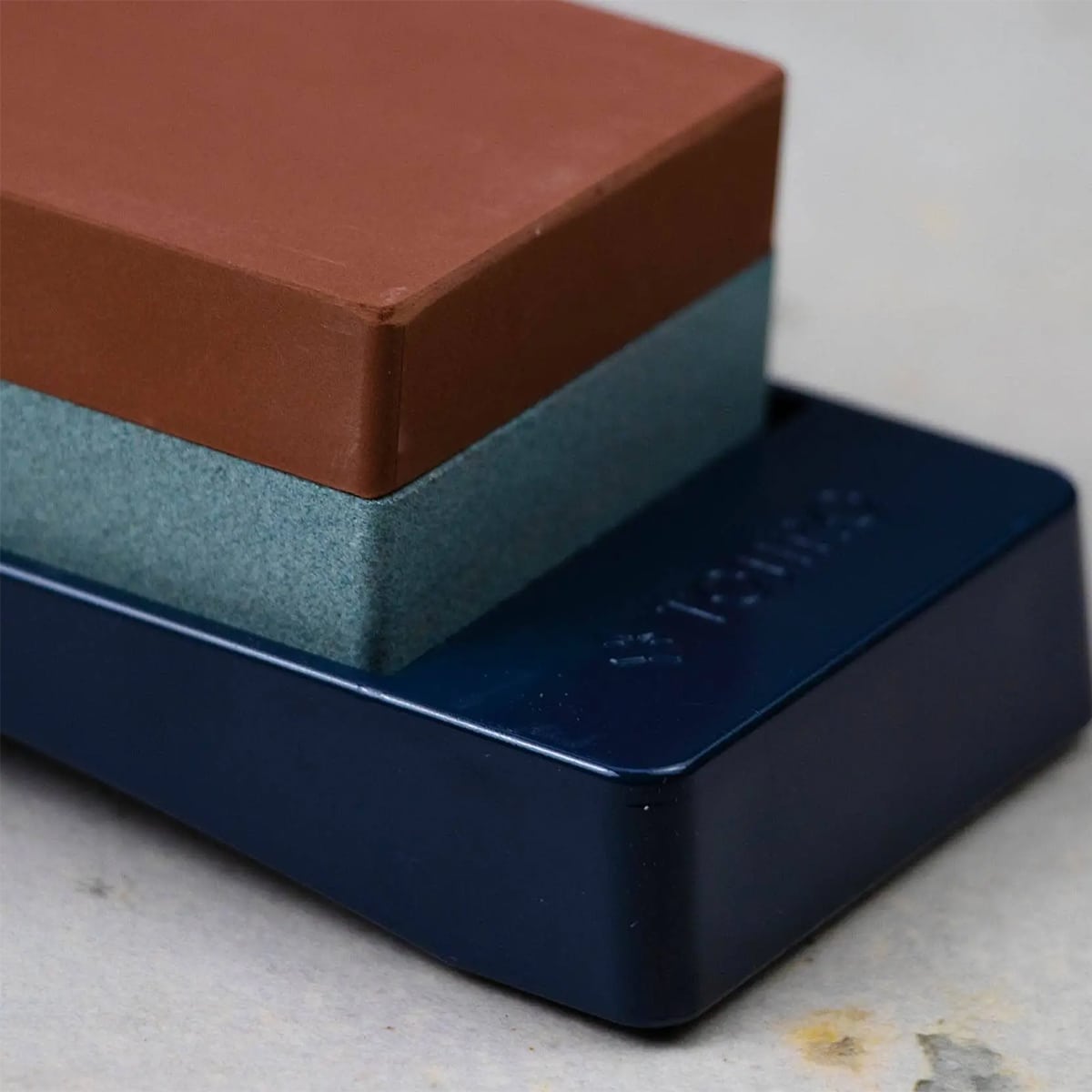 Tojiro Whetstone 2 Sided #220/#1000 450 gr with Base F-432