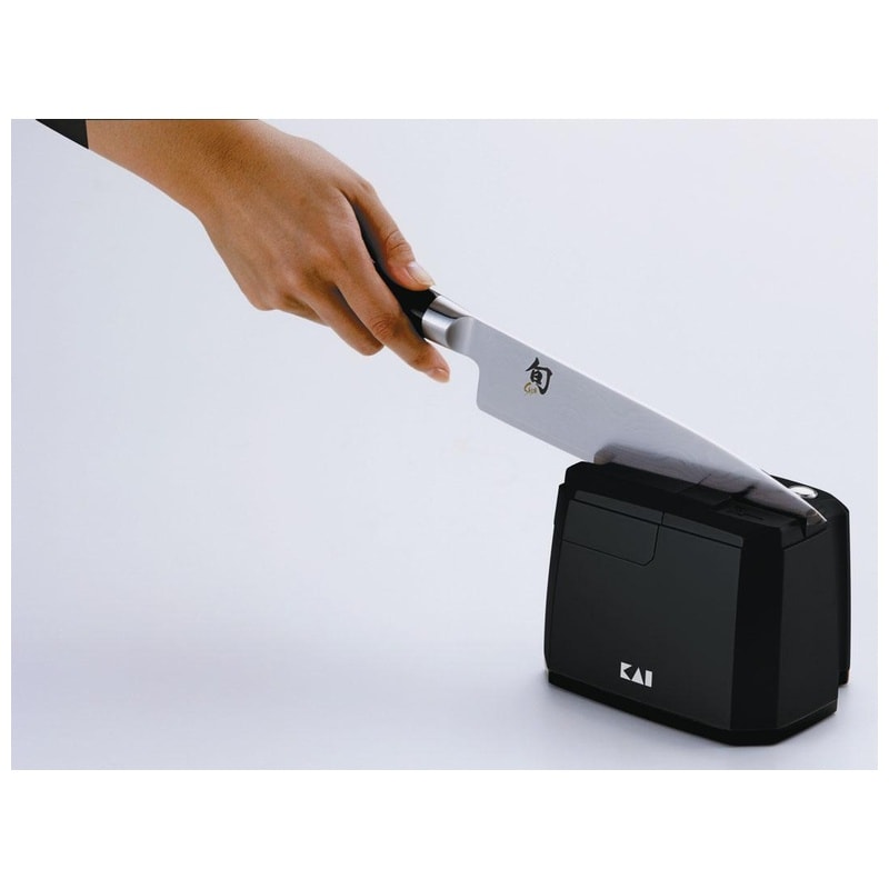 KAI Electric Sharpener with Ceramic Stones ap-118