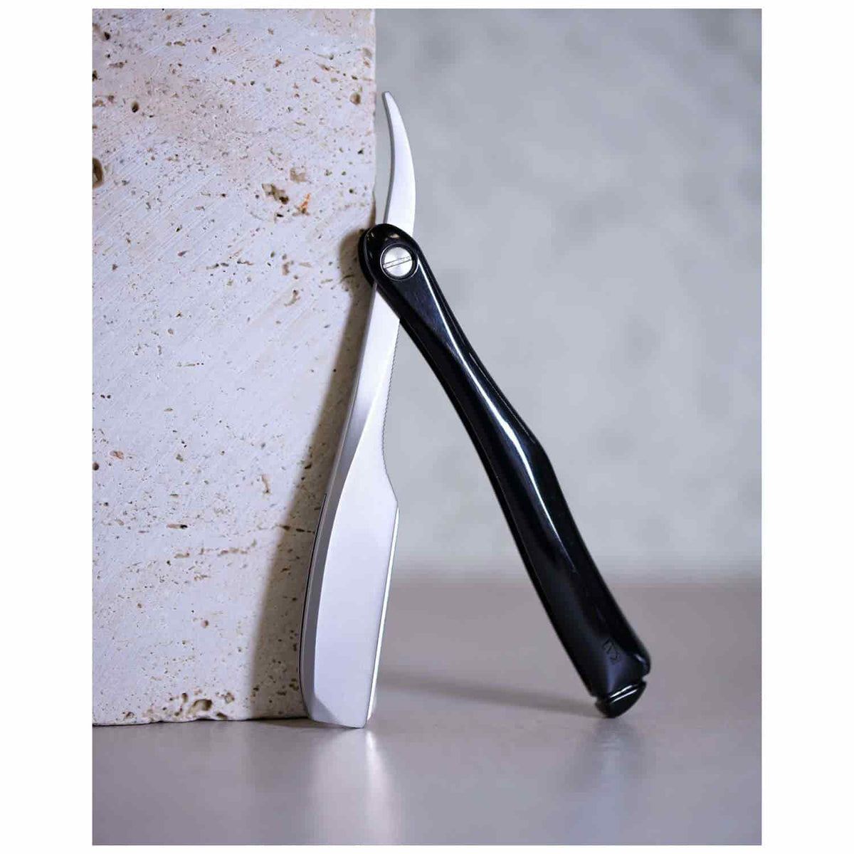 KAI Japanese Folding Straight Razor 22.1 cm Captain Razor CAP-R7
