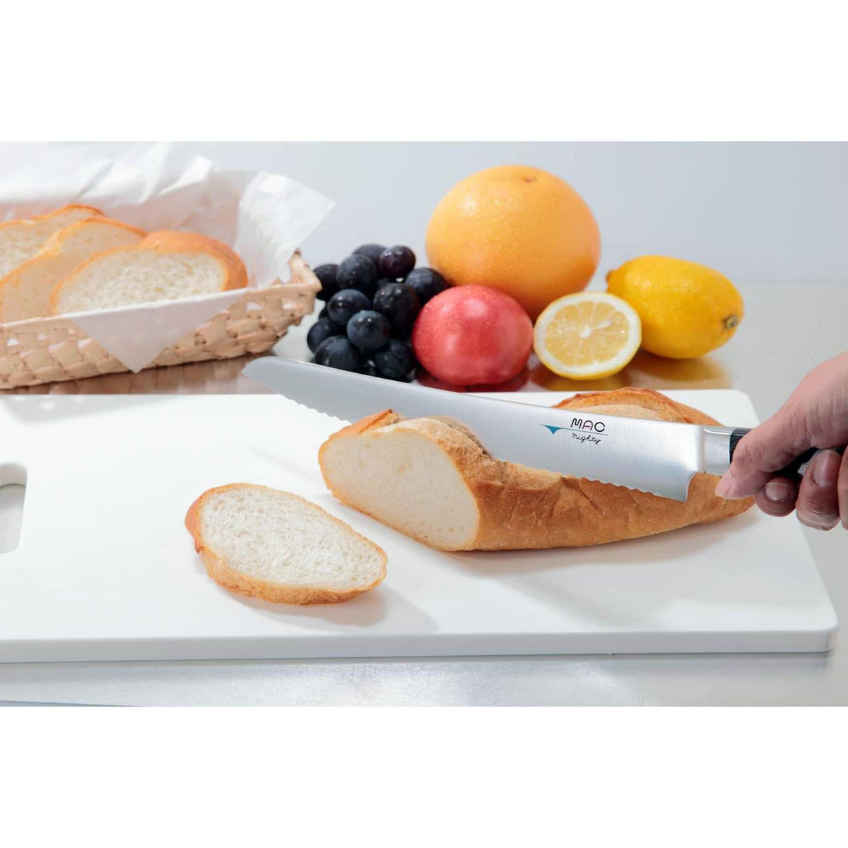 MAC Bread Knife 25 cm Professional Series MSB-105