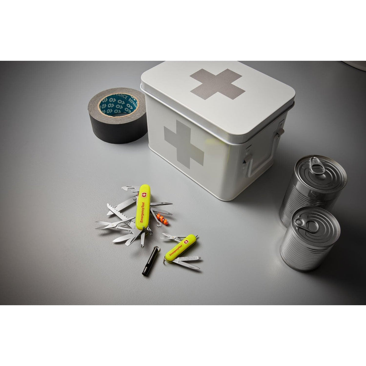 Victorinox Signature Lite Emergency Tool Swiss Army Multitool 58 mm 8 Functions Yellow Luminescent