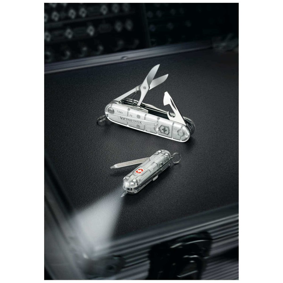 Victorinox Huntsman Swiss Army Knife 91 mm 15 Functions Silver Transparent 1.3713.T7