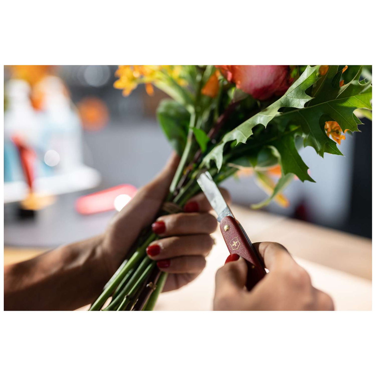 Victorinox Floral Swiss Army Knife 100 mm 1 Function Red 3.9050