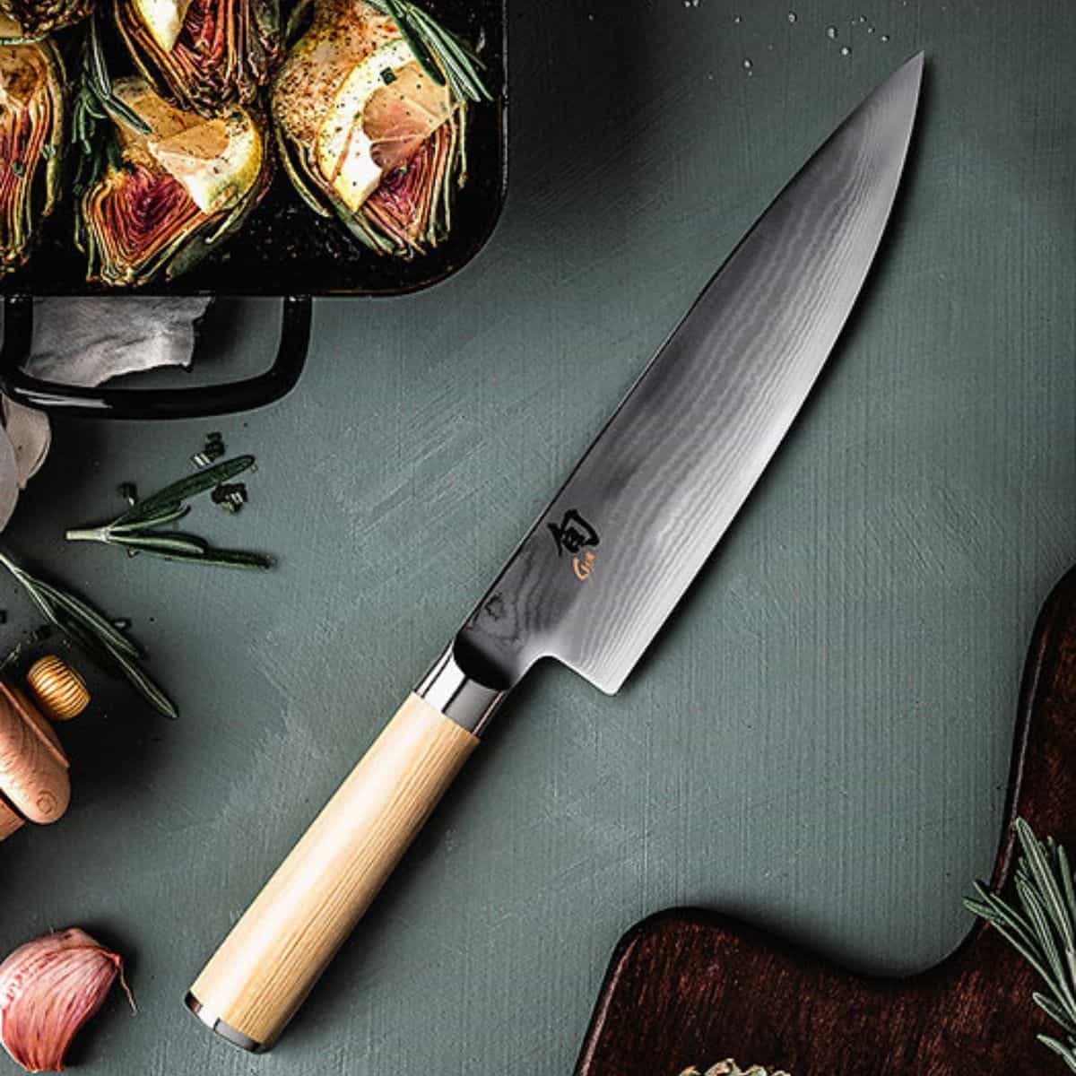 KAI Damascus Chef's Knife 20 cm Shun Classic White DM-0706W