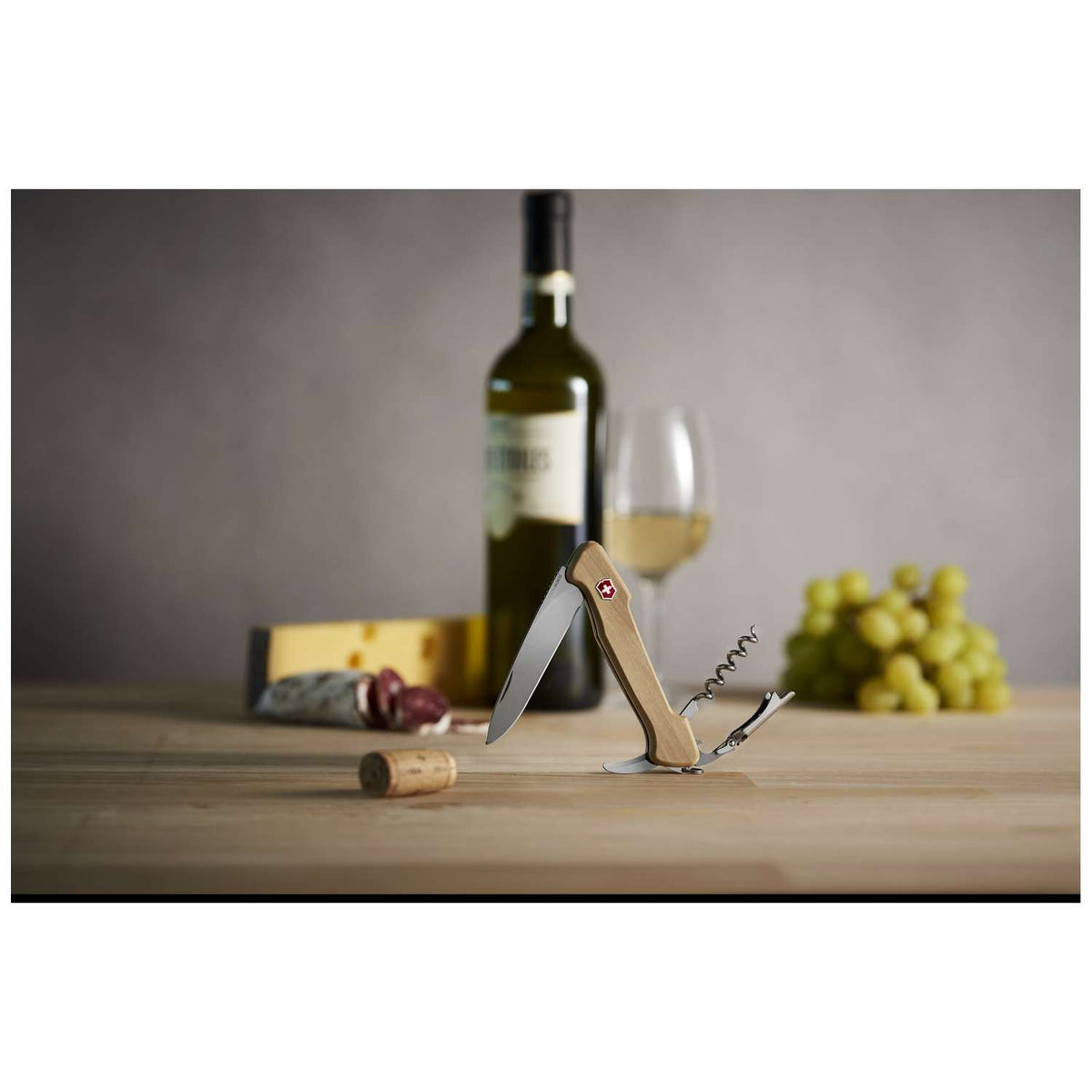 Victorinox Wine Master Wood Swiss Army Knife 130 mm 6 Functions Wooden Scales Beige 0.9701.64